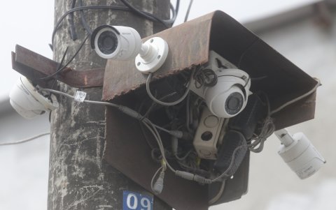 Acción. Uno de los frutos del trabajo de la comunidad es la instalación de cámaras.