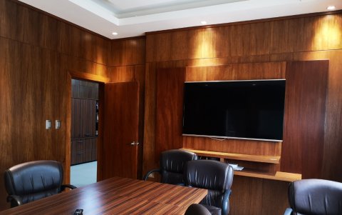 Ecuagran. La empresa está en liquidación, al igual que Delcorp.