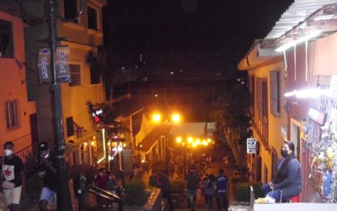 Las escalinatas del cerro Santa Ana son muy visitadas pero no tienen al momento servicios higiénico públicos.