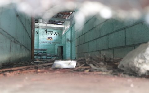 Desechos. En la M entre la 23 y 24 tiene basura y es cueva de murciélagos.