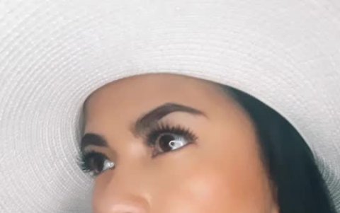 Jomahira es una de las presentadoras del programa digital Calientitos.