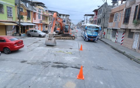 En el sitio permanece la maquinaria municipal para ejecutar los trabajos.