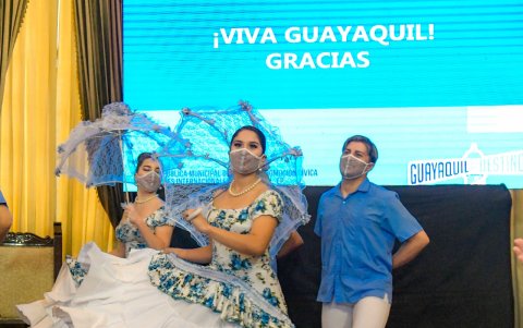 En la presentación de la agenda municipal para este mes, hubo un show. Los comerciantes quieren que así sean eventos pequeños, estos se realicen para tener opción a vender todo tipo de trajes.