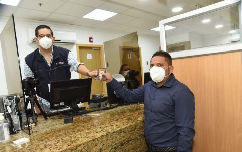 La entrega del documento demora menos de 30 minutos.