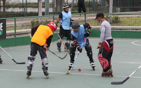 Patinadores. Este domingo 4 de julio se inauguró la cancha.
