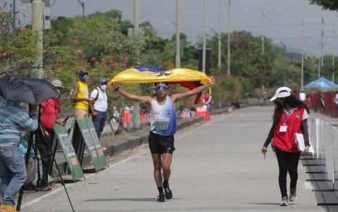 El marchista fue tercero en el Sudamericnao de Atletismo de Mayores que se disputó en Guayaquil. Antes llevaba el título de vicecampeón mundial juvenil.

FECHA : 06/05/2021 

Agencia (ag-extra)