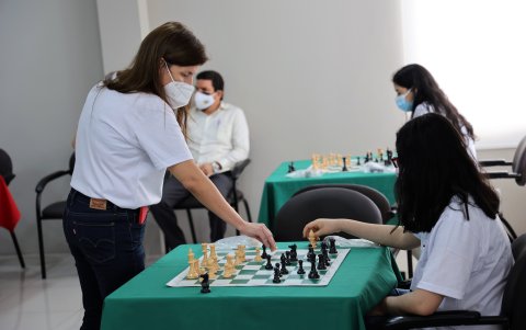 Fierro participó en una simultánea de ajedrez hace pocos días con los mejores representantes ecuatorianos de distintas categorías, como parte del Día Olímpico del COE.