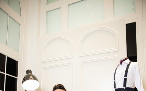 El diseñador ecuatoriano, extremadamente crítico consigo mismo,  se siente orgulloso de lo vivido y con ganas de mejorar, siempre.