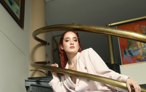 Tacones con diseño pintado a mano de Aika Shoes.