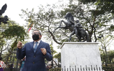 Historia. Se recomienda que sean tomados en cuenta los significados de las esculturas.