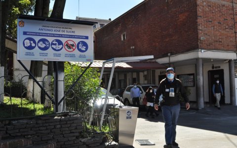 Recorrido. Las autoridades escolares hacen recorridos permanentes para verificar avances en adecuaciones.