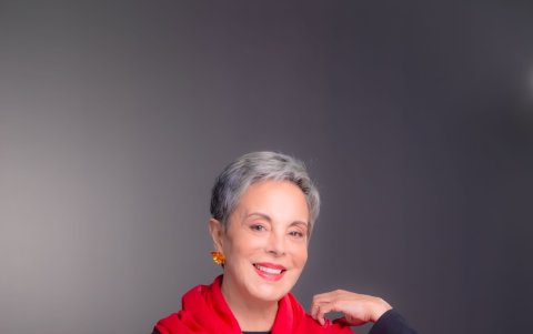 Tiene 68 años y sus nietos son su adoración.