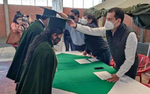 Así fue la graduación de los productores de cuy, quienes vistieron capa y museta para la ocasión.