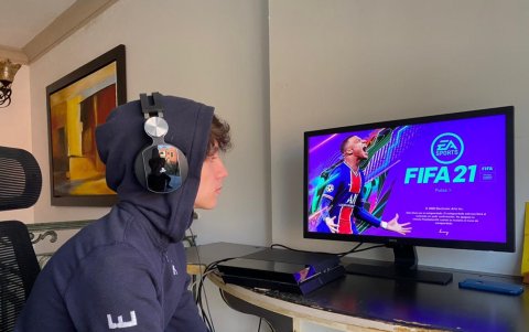 Cedeño dijo ser aficionado al videojuego 'FIFA' desde los 13 años.