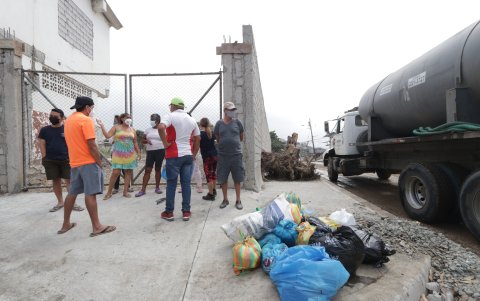 Terreno. El predio 060-0775-021-000-1 es un megalote que estuvo en comodato. El terreno es del Municipio y está abandonado hace una década. Es guarida de pillos.