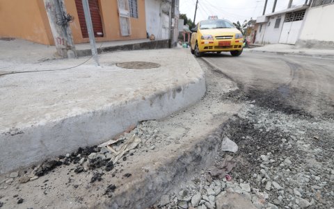 Sumideros. La obra que llegó no contempló sumideros. El Cabildo afirma que sí se tendrá en cuenta este tema.
