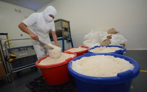 En la planta de mezla de harinas Cusi demuestran el proceso de produccion de sus productos. 

 Quito 16 de Julio de 2021 Agencia(ag-extra ag-expreso-ag-quito) Gustavo Guaman