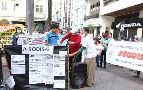 Referencial. Tras lo ocurrido con la entrega de carnés de discapacidad a quienes no lo necesitan, decenas de personas protestaron en 2020.