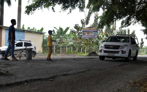 Secuelas.  La escasa iluminación del lugar incrementa las quejas. Hay conductores que no ven bien los hoyos y caen de forma brusca, advierten.