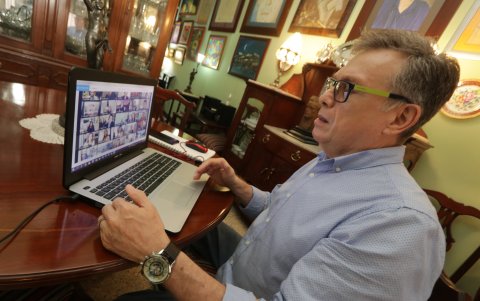 Personaje. Rivadeneira ejecuta transmisiones online.