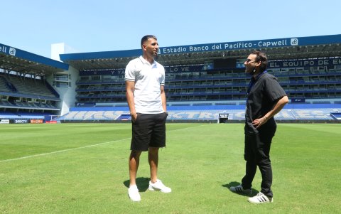 El argentino de 29 años busca su primera nueva estrella junto al Club Sport Emelec.
