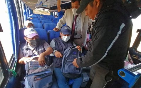 Los pasajeros ven con buenos ojos que se realicen los controles. Piden que se extiendan a los buses interprovinciales.