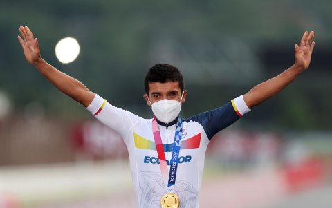 Richard Carapaz, con la medalla de oro en los Juegos de Tokio.