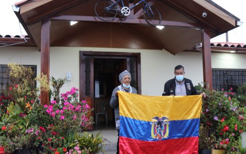 Ana Luisa Montenegro y Antonio Carapaz, padres del campeón.