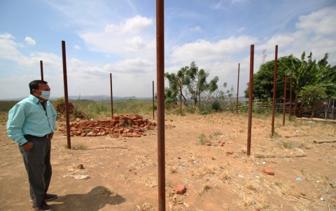 En este terreno pretenden levantarla casa comunal.
