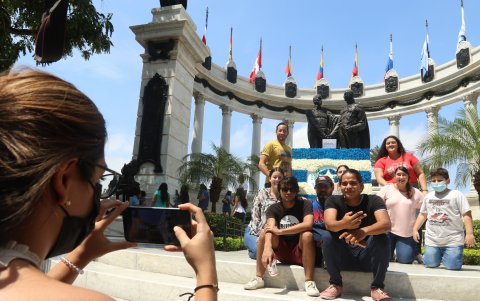 Recorrido. Diferentes ciudadanos visitaron los sitios turísticos.