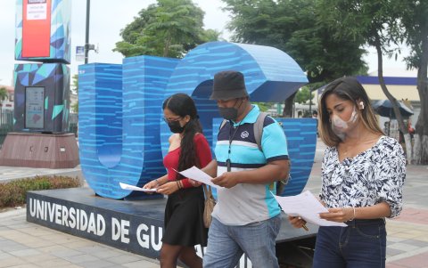 Muchos de los becarios impagos viven fuera de la ciudad y estudian en universidades públicas.