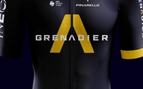 Carapaz maillotLa nueva camiseta que lucirá Richie cuando regrese al Ineos