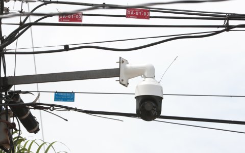 Las cámaras de vigilancia colocadas en los exteriores de las viviendas dan tranquilidad a los residentes.