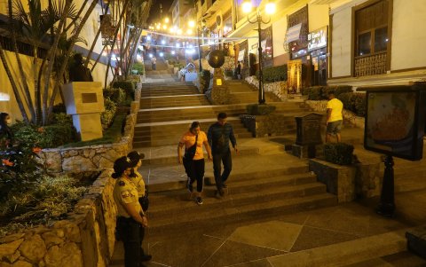 Vigilancia. Policía de turismo vigila la zona.