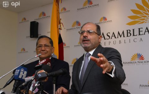 Segun Rafael Correa, Kronfle, del PSC, reculó en el acuerdo presuntamente llegado con el correismo..