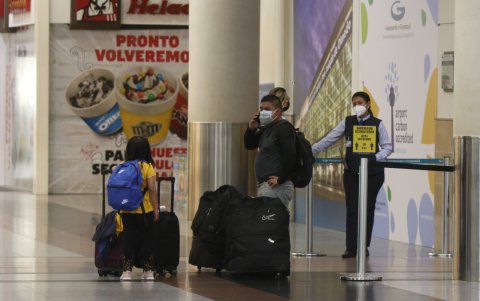 Locales de grandes cadenas de comidas rápidas anuncian que están volviendo. A los que han estado cerrado no se les cobra el alquiler, afirma Tagsa.