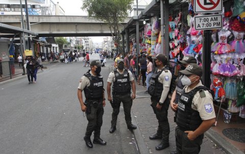 Calle. Así permanecieron las calles aledañas a la bahía alrededor de las 13:00, en plena hora pico.