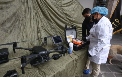 Especialistas. Un medio centenar de especialistas analiza y neutraliza las amenazas a la seguridad.