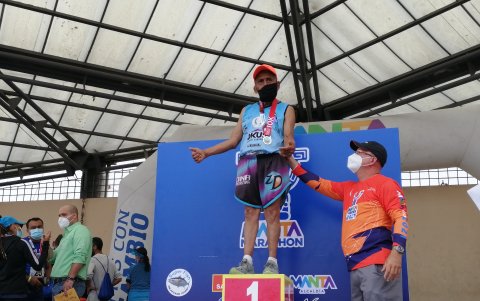 El quiteño Ernesto Lincaño, con 62 años y 75 % de discapacidad, se convirtió en el monarca de la prueba de los 10 kilómetros.