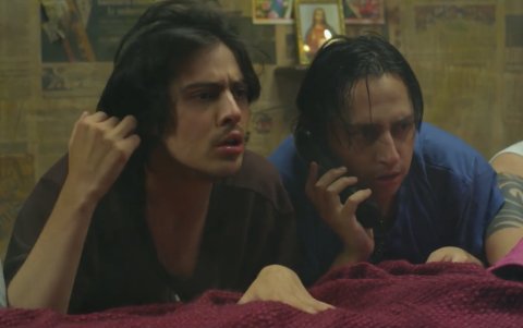 Escena de Enchufe Sin Visa