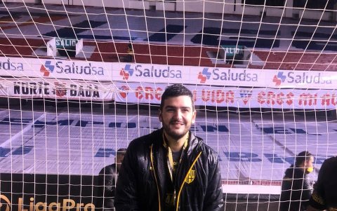 Aquiles Álvarez logró historia dando la vuelta olímpica con el Ídolo en Casa Blanca.