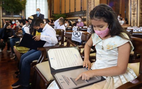 El documento que confirma su posesión.