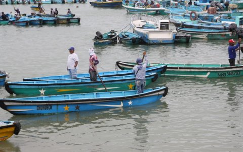 En el Puerto de Santa Rosa como en otros persiste la preocupación por los contínuos asaltos a los pescadores, en el mar.