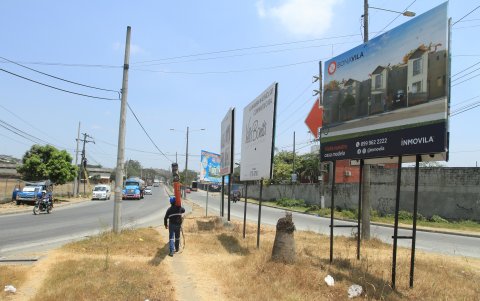 En ocasiones el cierre de la vía a Daule, por los enfrentamientos en el centro carcelario de Guayaquil, afecta el ingreso a Villa Bonita y Mi Lote.
