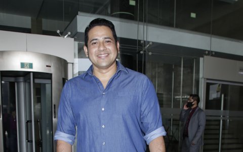 A veces Ronny Aleaga se pone lo que encuentra.