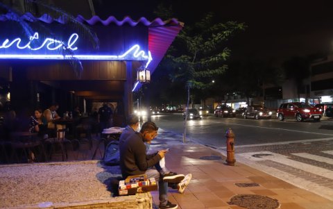 La diversión nocturna espera reactivarse en la urbe