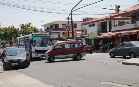 El irrespeto a las señales de tránsito en la avenida Ernesto Albán es uno de los problemas que se presentan con mucha frecuencia.