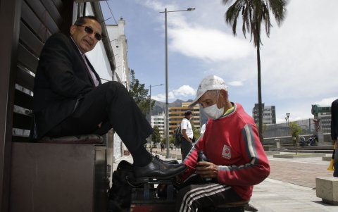 El socialcristiano tiene fijación por tener sus zapatos siempre limpios.