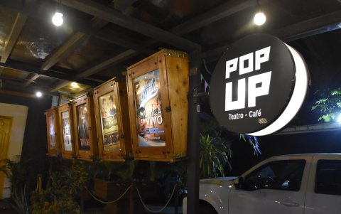 Cartelera de las obras presentadas en Pop UP.