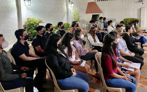 El grupo coral juvenil alista el repertorio que interpretará en el MAAC.